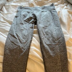 Woman’s Gym shark medium work out leggings